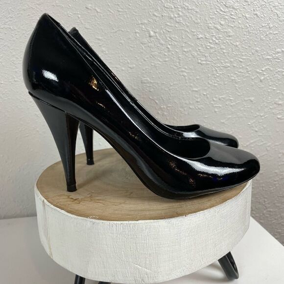 Steve Madden Black Unitty Leather Heels Size 6 EUC - Picture 1 of 6